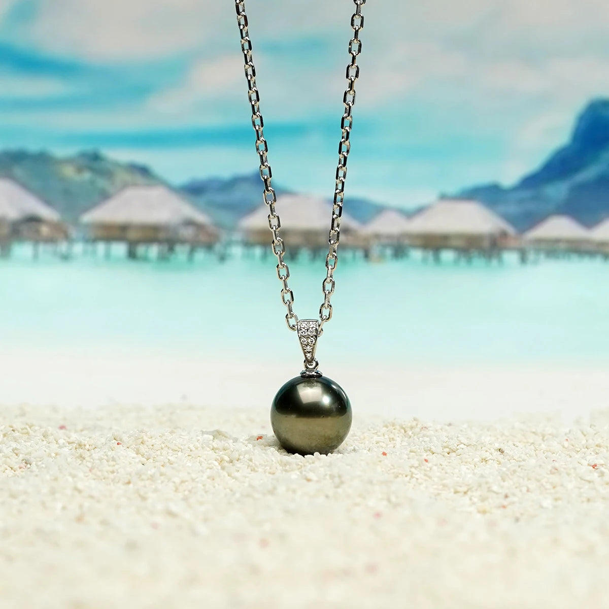 Anu 18K Gold Diamond Pendant with Natural Tahitian Black Pearl 